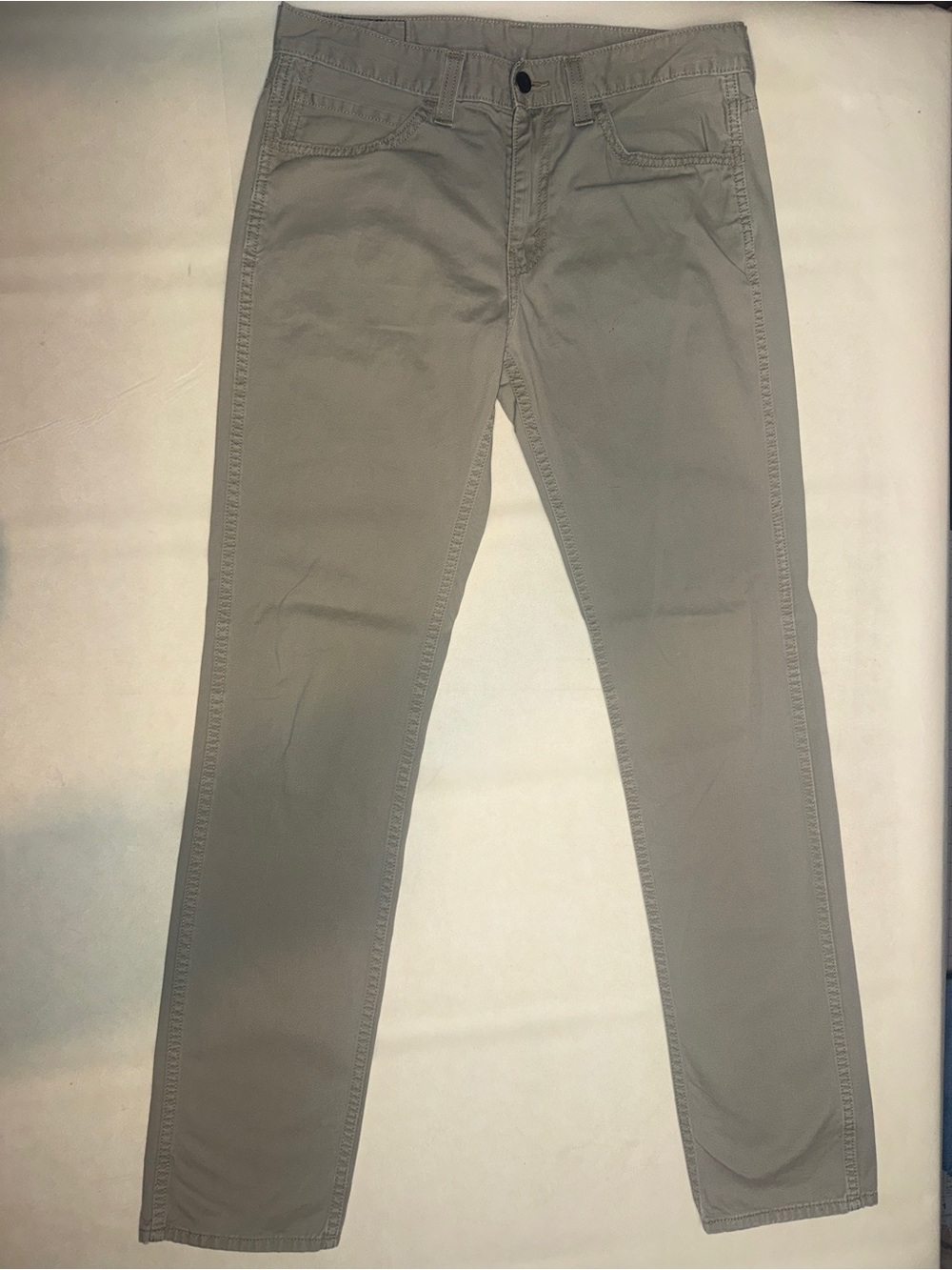 Levi's Slim Chinos in Light Gray